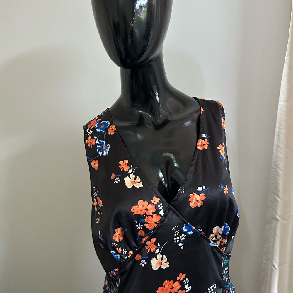 NASTY GAL Floral Satin v neck Sleeveless MiniDress - Black w great color pops. - Picture 8 of 16